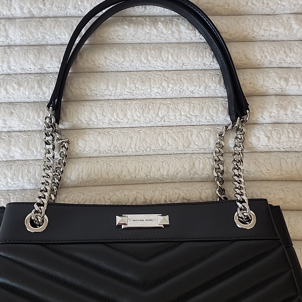NWOT MICHAEL Michael Kors Black Quilted Shoulder Bag - Picture 6 of 10